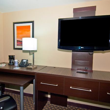 Holiday Inn Express & Suites Jackson/Pearl International Airport Exterior foto